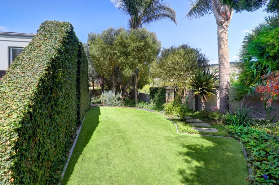 5 Bedroom Property for Sale in Van Riebeeckshof Western Cape